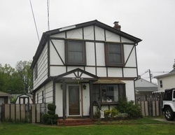 Pre-foreclosure in  KARKUS AVE Woodbridge, NJ 07095