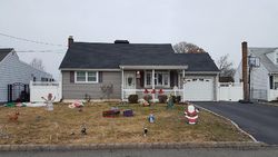 Pre-foreclosure Listing in PINE TREE DR COLONIA, NJ 07067