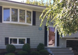 Pre-foreclosure in  CELIA LN Northport, NY 11768