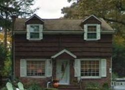 Pre-foreclosure Listing in LODGE AVE HUNTINGTON STATION, NY 11746