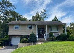 Pre-foreclosure Listing in TAMARACK DR ENGLISHTOWN, NJ 07726