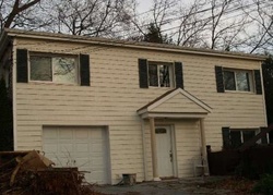 Pre-foreclosure Listing in CYPRESS DR KINGS PARK, NY 11754