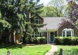 Pre-foreclosure Listing in FARMVIEW RD PORT WASHINGTON, NY 11050