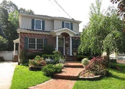 Pre-foreclosure in  MORRIS AVE Rockville Centre, NY 11570
