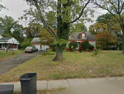 Pre-foreclosure in  DEVOE AVE Spotswood, NJ 08884