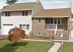 Pre-foreclosure in  BURNHAM DR Fords, NJ 08863