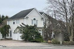 Pre-foreclosure in  ROBERT CT Center Moriches, NY 11934