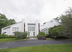  Vista Dr, Syosset NY