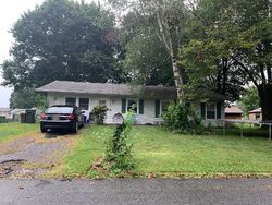 Pre-foreclosure in  RUGBY RD Phillipsburg, NJ 08865