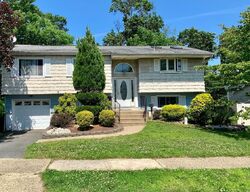 Pre-foreclosure in  BRISCOE TER Hazlet, NJ 07730