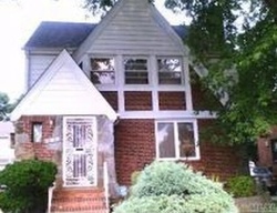 Pre-foreclosure in  WILLIAM ST Hempstead, NY 11550