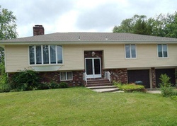 Pre-foreclosure in  DIVINE AVE Woodbury, NJ 08096