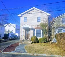 Pre-foreclosure in  WILLOW ST Mamaroneck, NY 10543