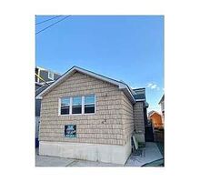 Pre-foreclosure in  W 12TH RD Far Rockaway, NY 11693