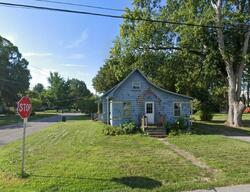 Pre-foreclosure in  EAGLE ST Lyndonville, NY 14098