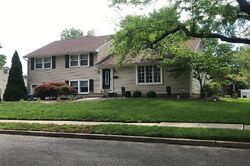 Pre-foreclosure in  FOX CHASE DR Riverside, NJ 08075