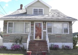 Pre-foreclosure Listing in BISMARK AVE VALLEY STREAM, NY 11581