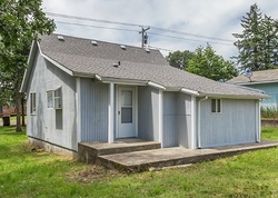 Pre-foreclosure in  S 15TH ST Saint Helens, OR 97051