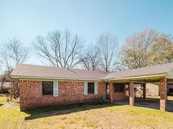 Pre-foreclosure Listing in CRESCENT DR MONROE, LA 71202