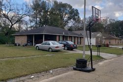 Pre-foreclosure in  CANDACE DR Baton Rouge, LA 70807
