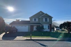 Pre-foreclosure in  PALOMINO DR Catasauqua, PA 18032