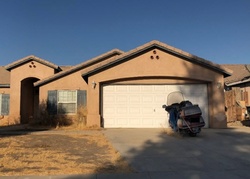 Pre-foreclosure in  MEADOW RUN LN Bakersfield, CA 93308