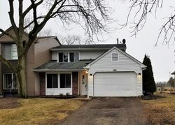 Pre-foreclosure Listing in CAMPUS DR ELGIN, IL 60120