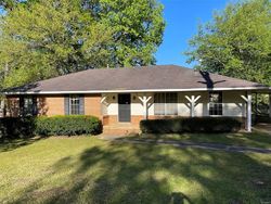 Pre-foreclosure in  CATALPA RD Millbrook, AL 36054
