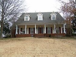Pre-foreclosure in  STEEPLEBROOK DR Cordova, TN 38016