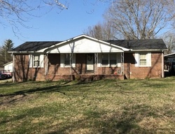 Pre-foreclosure in  ROBIN HOOD DR Mc Minnville, TN 37110