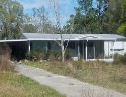 Pre-foreclosure in  NE 143RD AVE Waldo, FL 32694