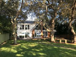Pre-foreclosure in  PARADISE POINT RD Shalimar, FL 32579