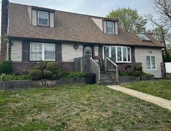 Pre-foreclosure in  LEADER AVE North Babylon, NY 11703