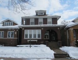 Pre-foreclosure in  S RHODES AVE Chicago, IL 60619
