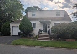 Pre-foreclosure in  BOGERT PL Bergenfield, NJ 07621