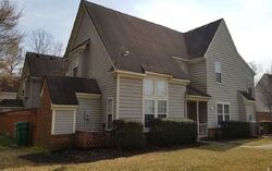 Pre-foreclosure in  LOCUST LN Yorktown, VA 23693
