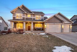 Pre-foreclosure in  EDGEWATER DR Savage, MN 55378