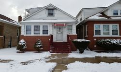 Pre-foreclosure in  N LATROBE AVE Chicago, IL 60639