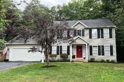 Pre-foreclosure in  FOX POINT RD Fredericksburg, VA 22407