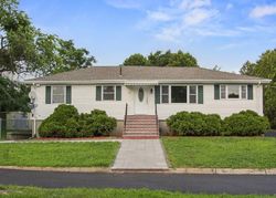 Pre-foreclosure Listing in HIGHLAND AVE SALEM, MA 01970