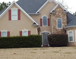 Pre-foreclosure in  HUNTINGTON WAY Williamson, GA 30292