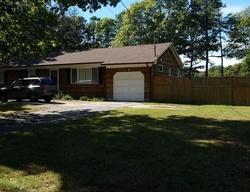 Pre-foreclosure in  HOUNSLOW RD Shirley, NY 11967
