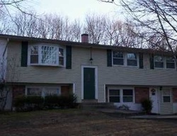 Pre-foreclosure in  MAYFLOWER LN East Setauket, NY 11733