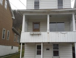 Pre-foreclosure in  W RIDGE ST Nesquehoning, PA 18240