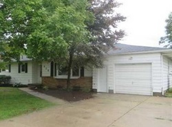 Pre-foreclosure in  WOODHAVEN DR Lansing, MI 48917