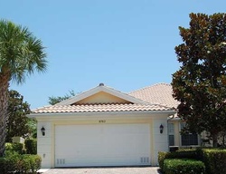 Pre-foreclosure in  SE RETREAT DR Hobe Sound, FL 33455