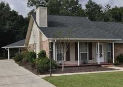 Pre-foreclosure in  AUTUMN LEAVES DR Prairieville, LA 70769