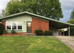 Pre-foreclosure in  BRIARWOOD DR Clarksville, IN 47129