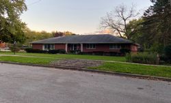 Pre-foreclosure Listing in OAKHILL RD ELGIN, IL 60120