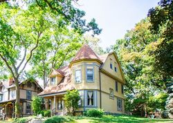 Pre-foreclosure in  SCOTTSWOOD RD Riverside, IL 60546